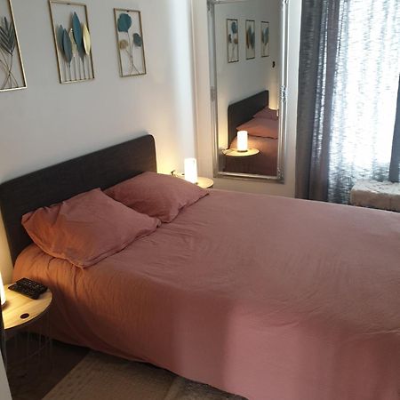 Apartamento L'Hirondelle Pre-en-Pail-Saint-Samson Exterior foto