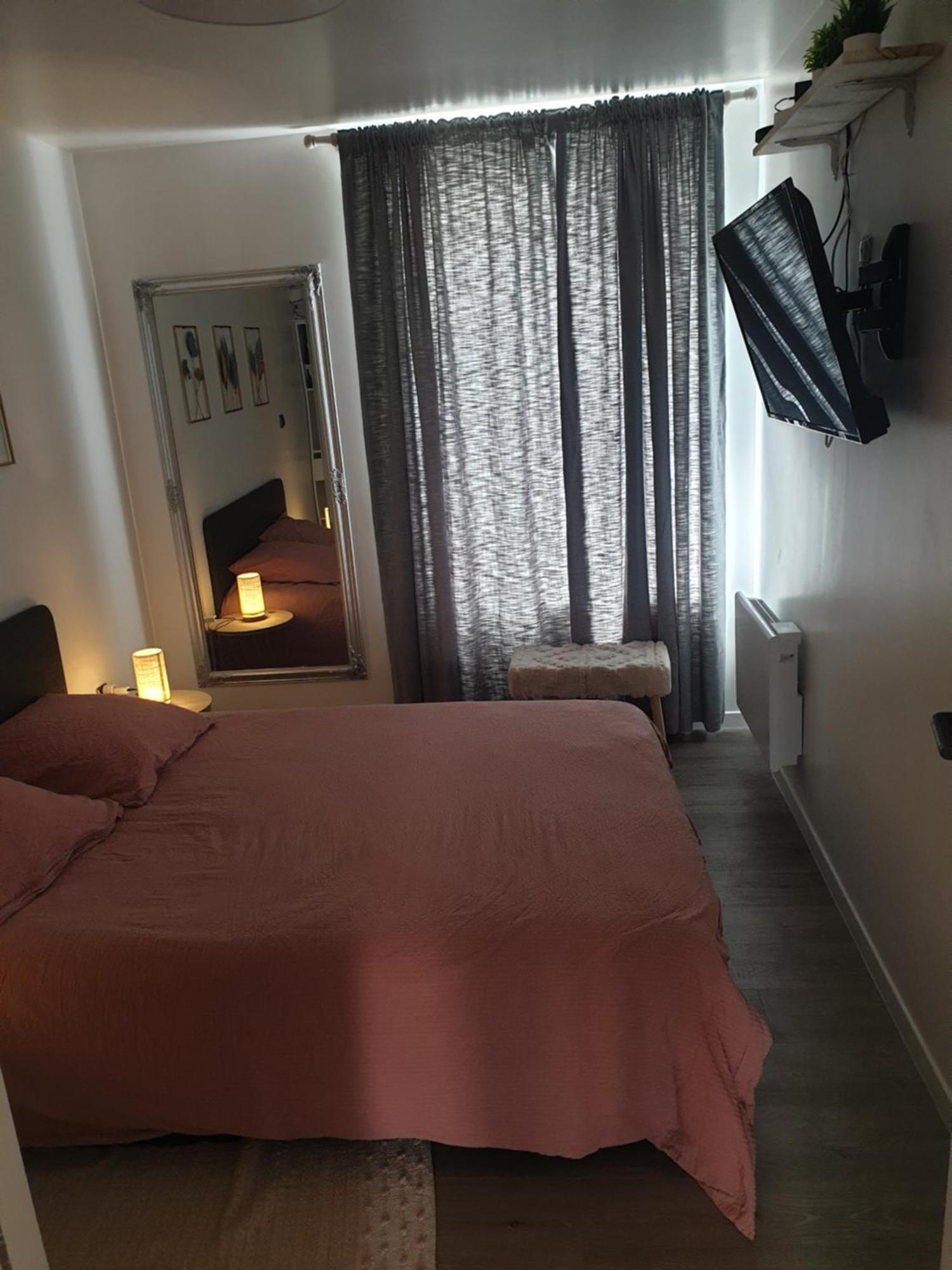 Apartamento L'Hirondelle Pre-en-Pail-Saint-Samson Exterior foto